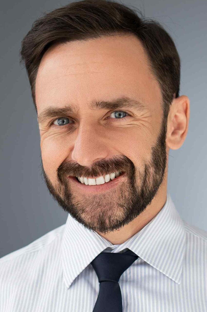 https://gmled.fr/wp-content/uploads/2019/02/team_01-850x1280.jpg